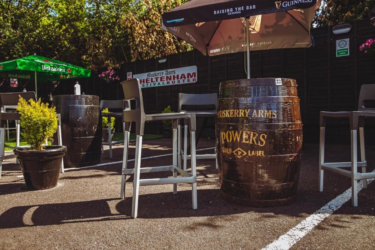 Muskerry Arms Bar And B&B ブラーニー エクステリア 写真