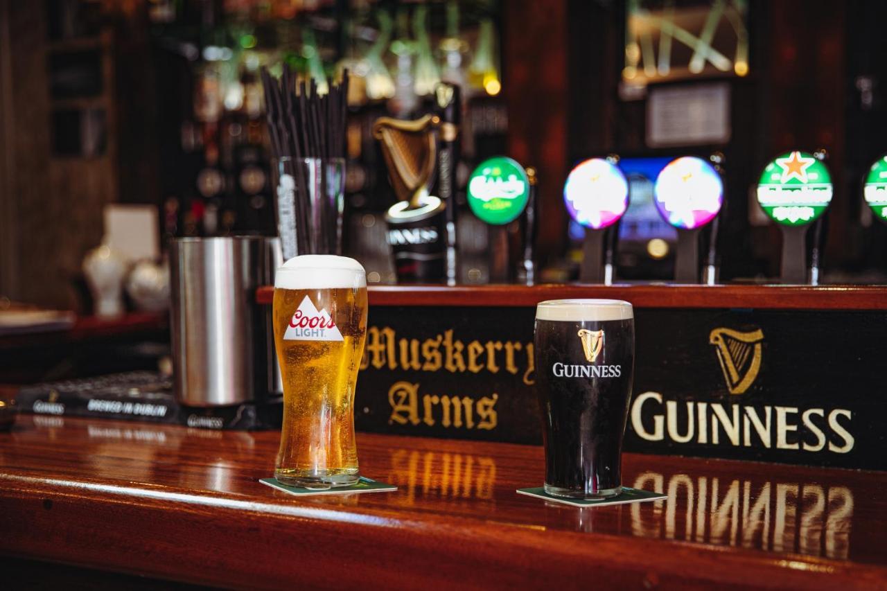 Muskerry Arms Bar And B&B ブラーニー エクステリア 写真