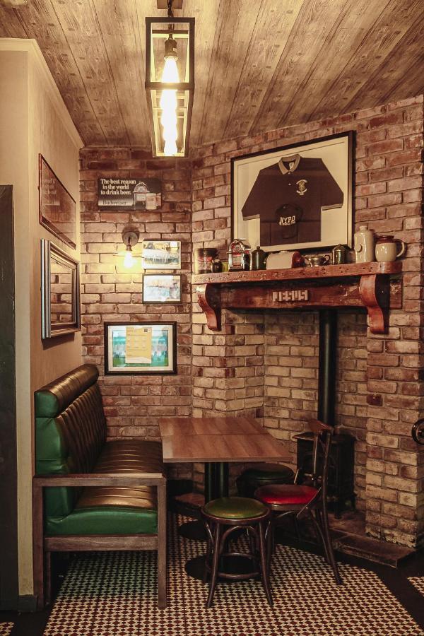 Muskerry Arms Bar And B&B ブラーニー エクステリア 写真