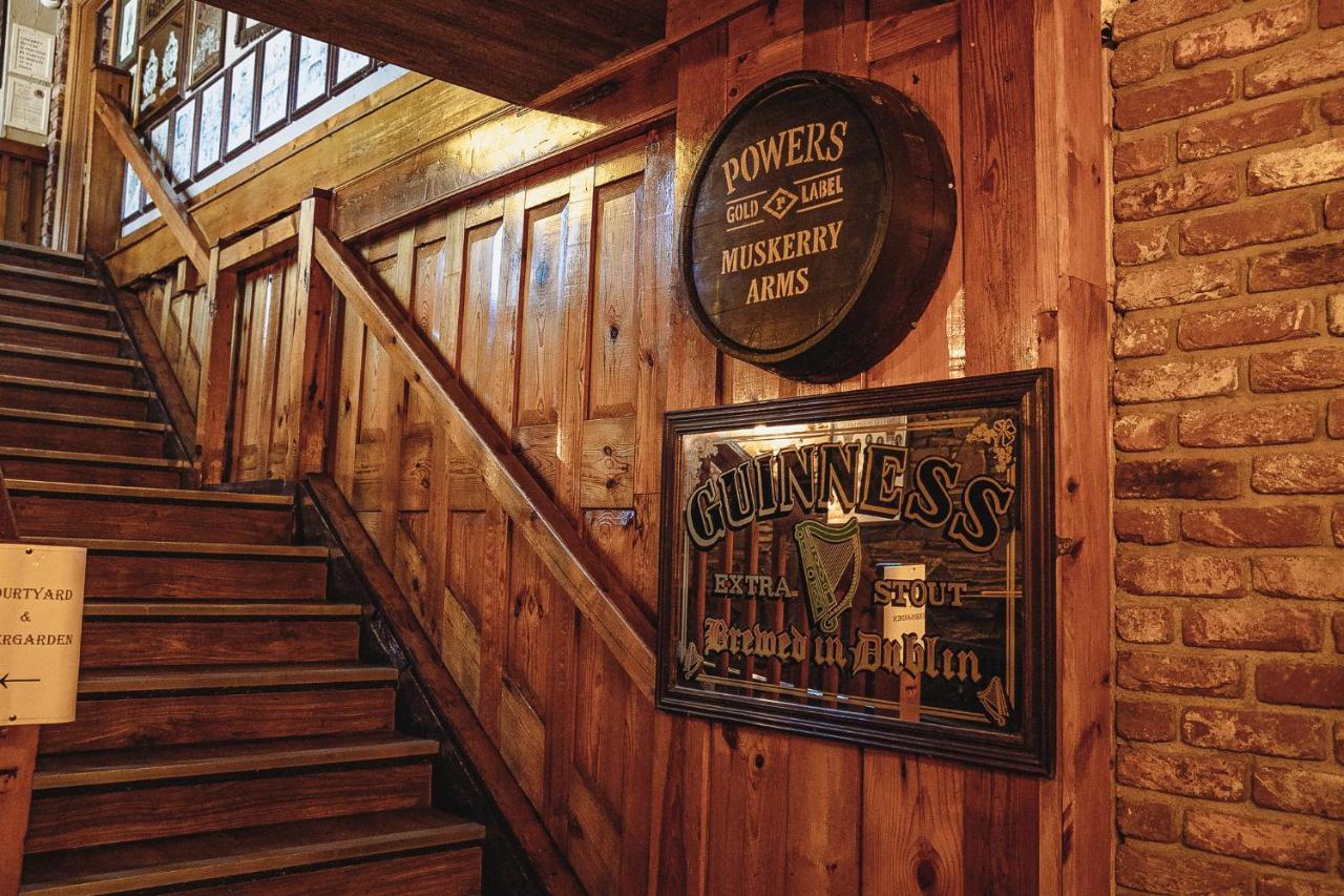 Muskerry Arms Bar And B&B ブラーニー エクステリア 写真