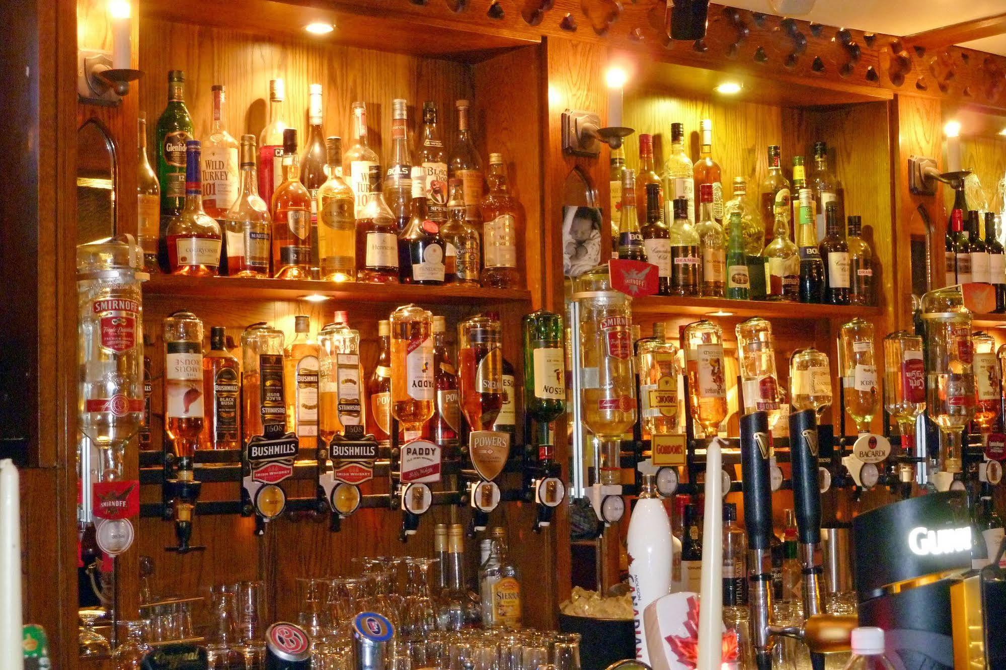 Muskerry Arms Bar And B&B ブラーニー エクステリア 写真